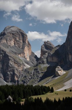 Dağların güzel manzarası