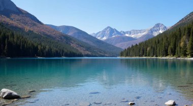 Dağlardaki güzel göl