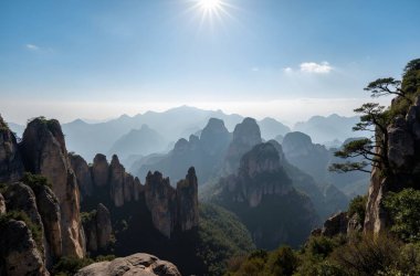 Sabahleyin dağların manzarası