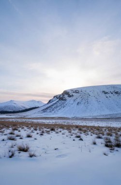Dağlarda güzel bir gün batımı