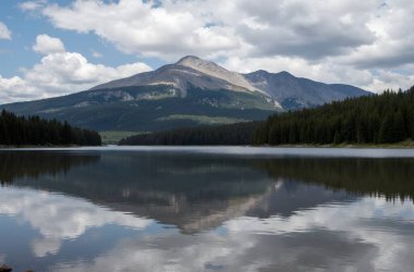 Göl Dağları ile güzel manzara