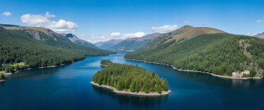 Güzel göl manzarası