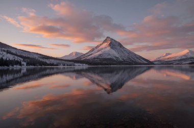 beautiful sunrise at lake louise in banff national park, canada.