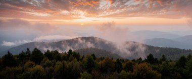 Dağların güzel manzarası