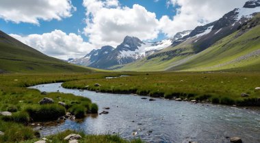 Dağların güzel manzarası