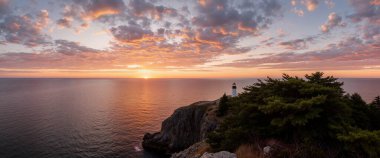 sunset at the sea. beautiful sunset. the sea at sunset. the evening sky and the sea. beautiful seascape.