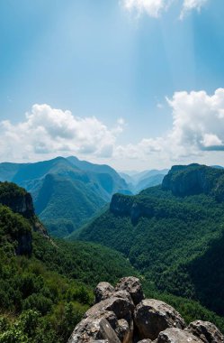 Dağların güzel manzarası