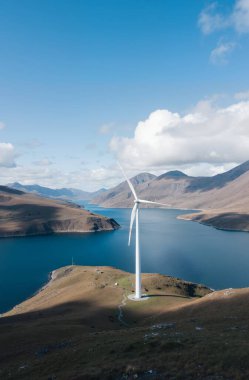 Dağlarda rüzgar türbinleri