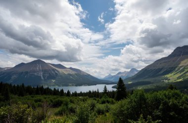 Alaska'da güzel dağ manzarası