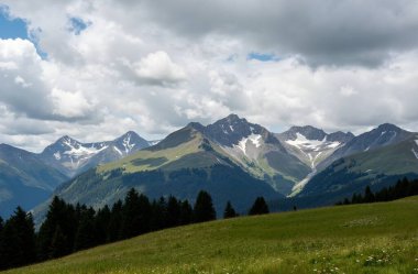 Dağların güzel manzarası