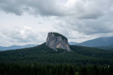 Dağların güzel manzarası