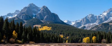 Dağların güzel manzarası