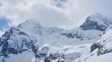 Dağların güzel manzarası