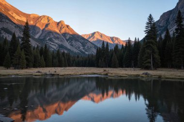 Dağlardaki güzel göl.