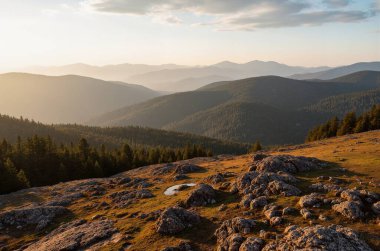 Dağ manzarasında gün batımı