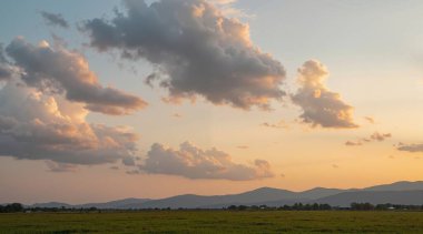 Dağların üzerinden gün batımı