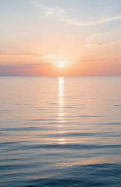 Denizde gün batımı