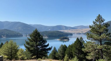 Gölün güzel manzarası