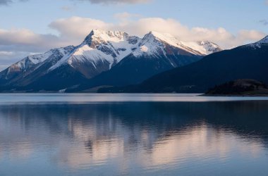 Dağların güzel manzarası