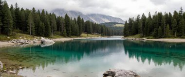 Dağların güzel manzarası