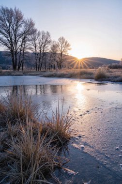 Gölde güzel bir gün batımı