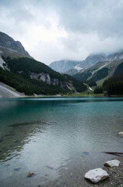 Dolomitlerle güzel dağ manzarası