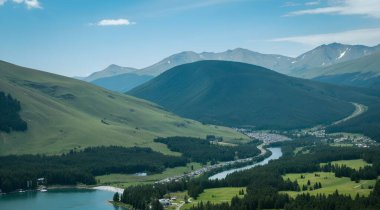 Sabahleyin dağların manzarası