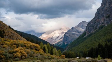 Dağların güzel manzarası