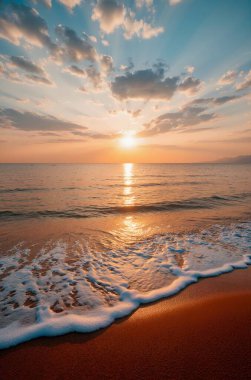 Sahilde güzel bir gün doğumu