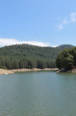 Gölün güzel manzarası