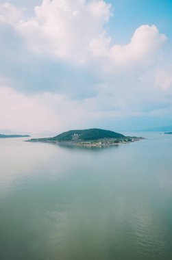 Göllü güzel bir manzara.