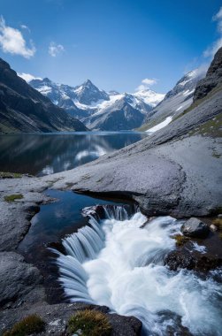 Güzel göl manzarası