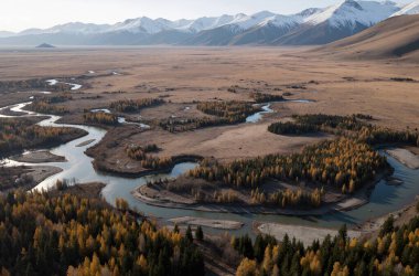 Sabahları dağların güzel manzarası