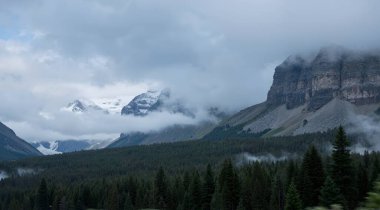 Dağların güzel manzarası