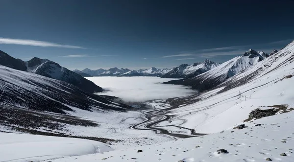 Dağların güzel manzarası
