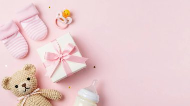 bebek aksesuarları ve oyuncakları