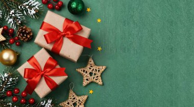 Noel hediye kutusu ile kompozisyon