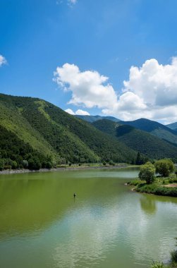 Gölün güzel manzarası