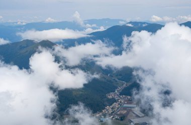 Dağlarda hava manzarası