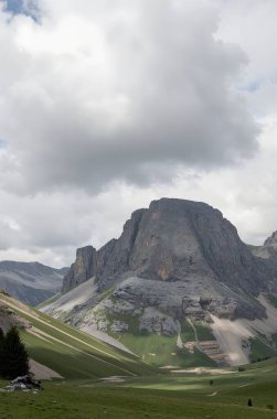 Dağların güzel manzarası