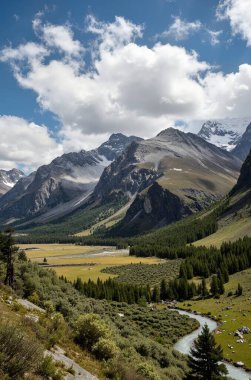 Dağları ve bulutları olan güzel bir manzara