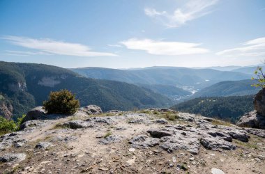 Kırım Vadisi 'nin dağlarının manzarası.