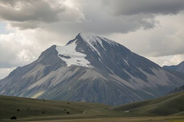 İsrail 'in kuzeyindeki dağların güzel manzarası