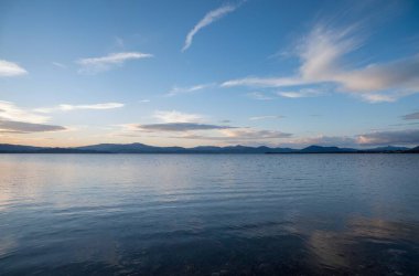 Gölde güzel bir gün batımı