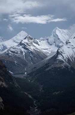 Dağların güzel manzarası