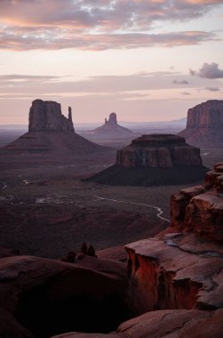 Büyük Kanyonda gün batımı