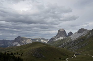 Dolomitlerin güzel manzarası