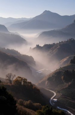 Dağların güzel manzarası. Seyahat