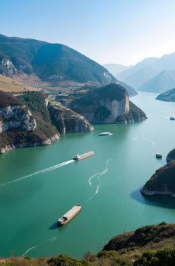 Güzel göl manzarası