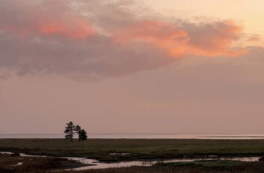 Denizin üzerinde gün batımı